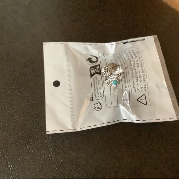 💥2/$24 or 3/$30💥 Silver open wrap fashion ring with turquoise accent stone. NWT. - Picture 6 of 8